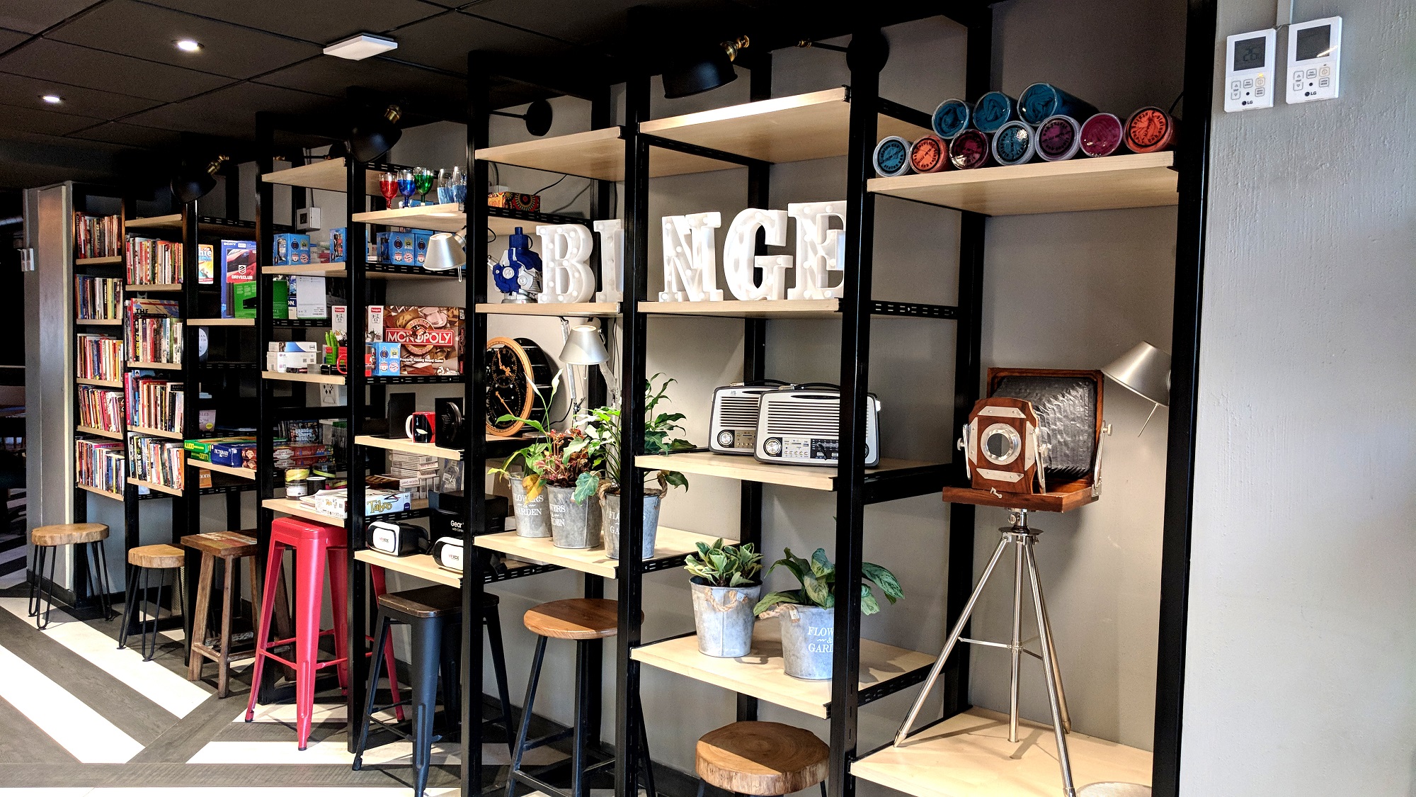 Zee5Loft_Library Wall